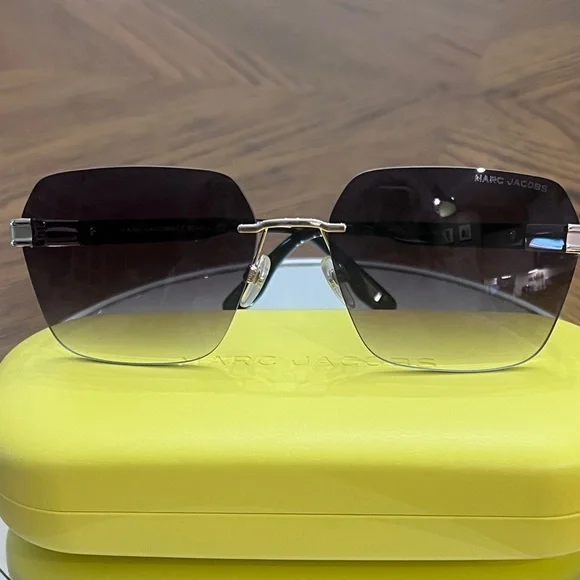 Marc Jacobs Frameless Gradient Sunglasses - Picture 1 of 4